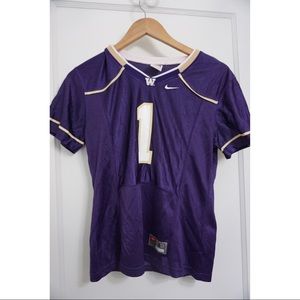 University of Washington fan jersey.
